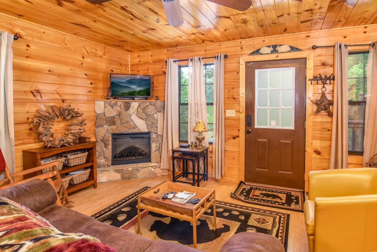 Permanent Vacation-Private Honeymoon Cabin With Hot Tub Sevierville Exterior foto